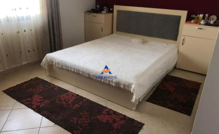 Tirane, shitet Vile 3 Katshe Kati 3, 454 m² 300.000 € 