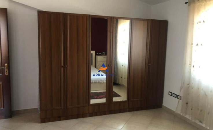Tirane, shitet Vile 3 Katshe Kati 3, 454 m² 300.000 € 