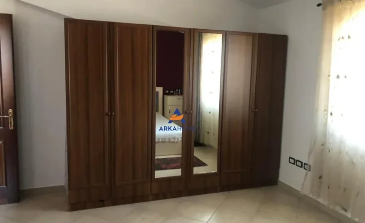 Tirane, shitet Vile 3 Katshe Kati 3, 454 m² 300.000 € 