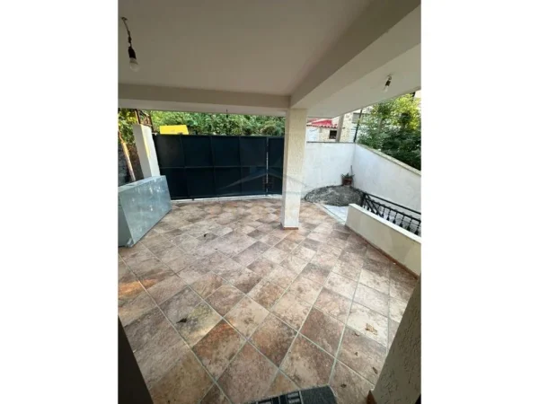 Tirane, jepet me qera apartament 2+1+Ballkon Kati 2, 80 m² 350 € (Kombinat)
