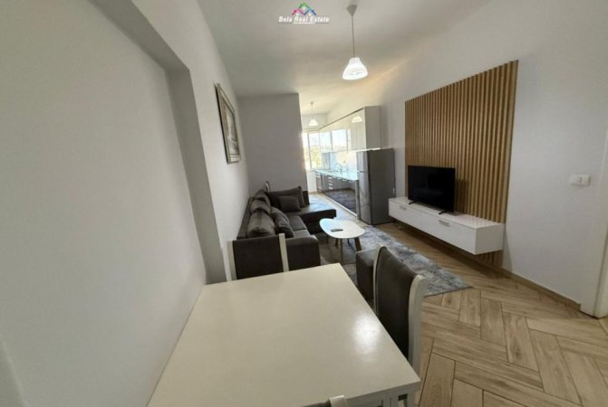 Tirane, jepet me qera apartament 1+1+Ballkon Kati 5, 60 m² 500 € (Rruga Don Bosko)