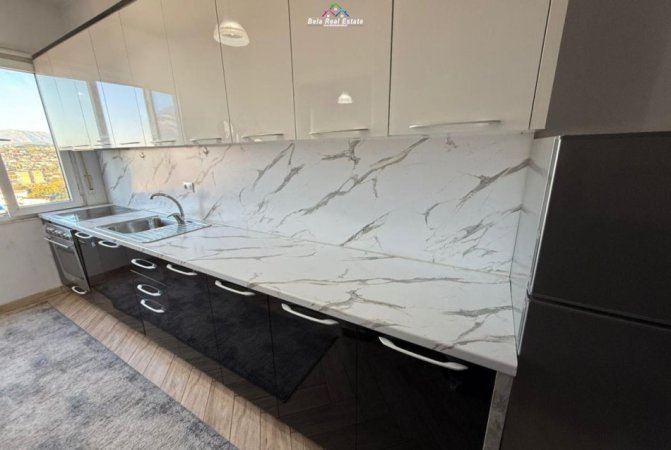 Tirane, jepet me qera apartament 1+1+Ballkon Kati 5, 60 m² 500 € (Rruga Don Bosko)