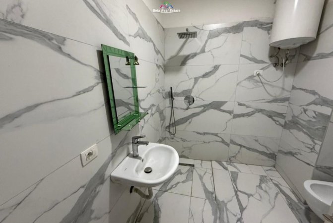 Tirane, jepet me qera apartament 1+1+Ballkon Kati 5, 60 m² 500 € (Rruga Don Bosko)