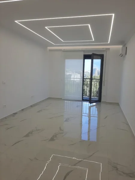 Tirane, jepet me qera apartament 1+1 Kati 4, 700 € 