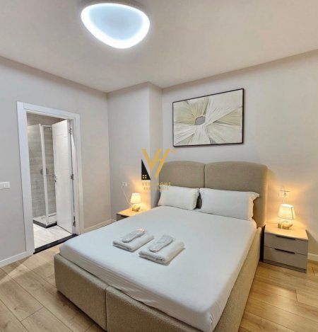 Tirane, jepet me qera apartament 2+1+Ballkon Kati 5, 130 m² 1.300 € (BLLOK)