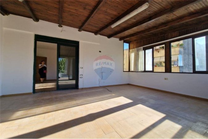 Vlore, shitet apartament 2+1 , 150 m² 150.000 € (Veledin Kollozi Vlorë, Vlorë)