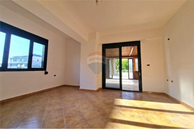 Vlore, shitet apartament 2+1 , 150 m² 150.000 € (Veledin Kollozi Vlorë, Vlorë)
