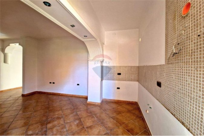 Vlore, shitet apartament 2+1 , 150 m² 150.000 € (Veledin Kollozi Vlorë, Vlorë)