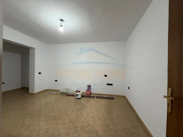 Tirane, shitet apartament 2+1+Ballkon Kati 4, 72 m² 225.000 € (Rruga e Elbasanit)
