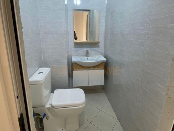 Tirane, shitet ambjent biznesi Kati 0, 86 m² 155.000 € (Unaza e Re)