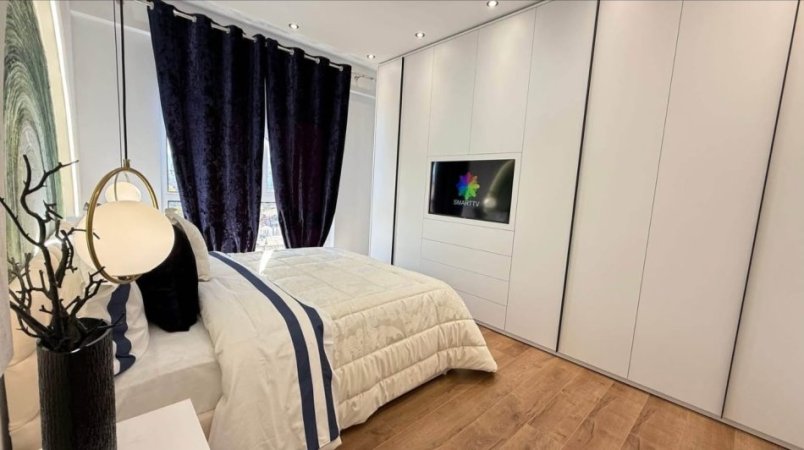 Tirane, shitet apartament 2+1 Kati 5, 90 m² (21 Dhjetori)