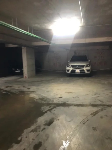 Jepen me qira 2 garazhe përballë Raiffeisen Bank, në Kamëz, tek pallati i ri, sapo përfunduar