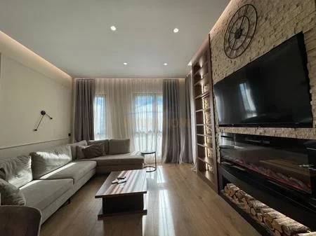 Tirane, jepet me qera apartament 1+1 Kati 8, 76 m² 850 € 