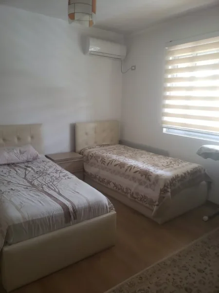 Tirane, shitet apartament 5+1 Kati 2, 330.000 € 
