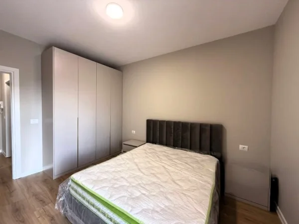 Tirane, jepet me qera apartament 1+1 Kati 11, 70 m² 700 € (Zogu I Zi)