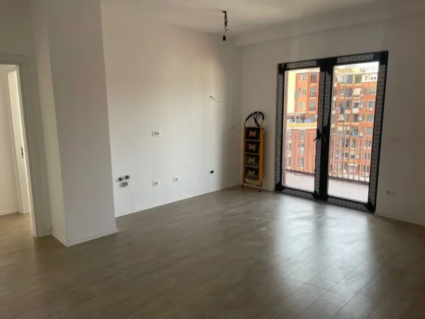 Tirane, jepet me qera apartament 2+1 Kati 4, 127 m² 850 € (GARDEN BUILDING RRUGA KAVAJES)