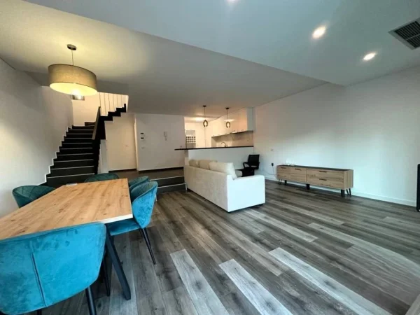 Tirane, jepet me qera Vile 3+1 Kati 0, 220 m² 2.500 € (Rezidencen Olive Grove)