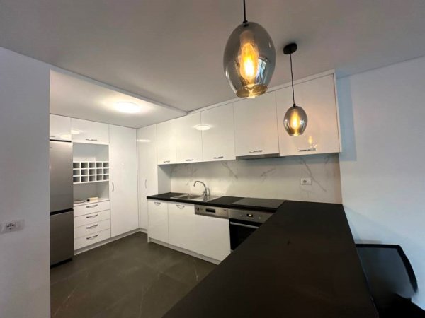 Tirane, jepet me qera Vile 3+1 Kati 0, 220 m² 2.500 € (Rezidencen Olive Grove)