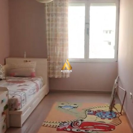 Tirane, jepet me qera apartament 2+1+Ballkon Kati 8, 95 m² 780 € (nikolla tupe)
