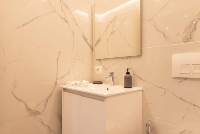 Tirane, shitet apartament 2+1 , 105 m² 252.000 € (zogu zi)