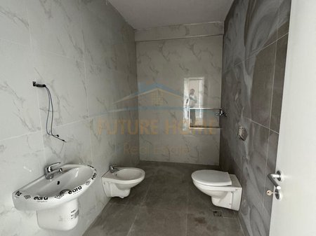 Tirane, shitet apartament 2+1 Kati 2, 111 m² 199.000 € 