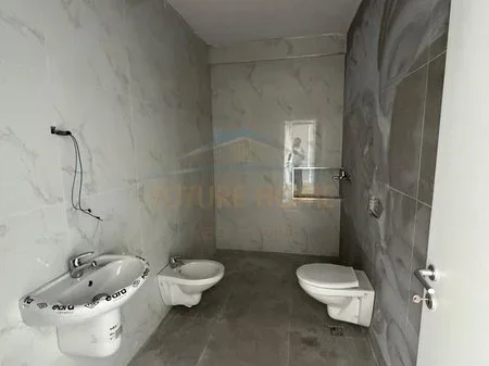 Tirane, shitet apartament 2+1 Kati 2, 111 m² 199.000 € 