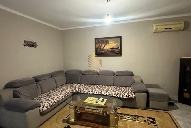 Tirane, jepet me qera apartament 1+1 Kati 4, 65 m² 500 € (Rruga Pandi Dardha)