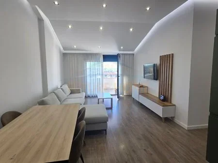 Tirane, jepet me qera apartament 2+1 Kati 7, 120 m² 550 € 