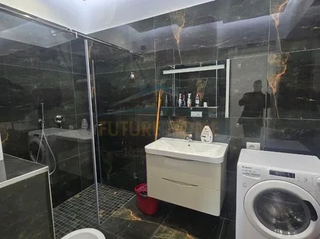 Tirane, jepet me qera apartament 2+1 Kati 7, 120 m² 550 € 