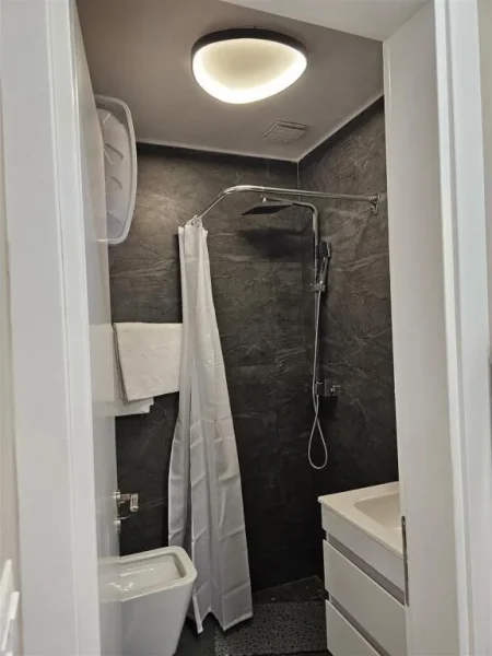 Tirane, jepet me qera garsonier Kati 1, 35 m² 400 € (Rr. Fortuzi)
