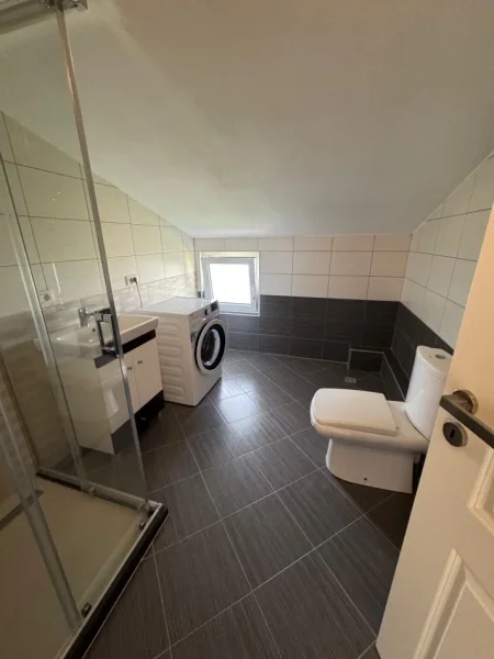 Tirane, jepet me qera apartament 3+1 , 1.500 €