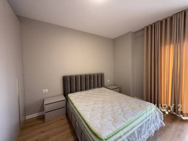 Tirane, jepet me qera apartament 1+1 Kati 11, 60 m² 700 € (Ring Center)