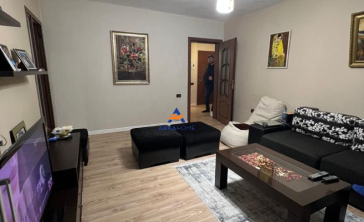 Tirane, shitet apartament 3+1+Ballkon Kati 4, 120 m² 