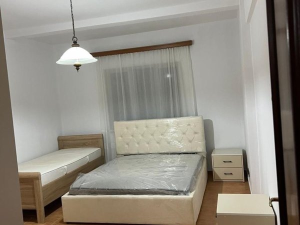 Tirane, jepet me qera apartament 2+1+Ballkon Kati 5, 76 m² 550 € (Rr. Karl Gega te Stc. i Trenit)