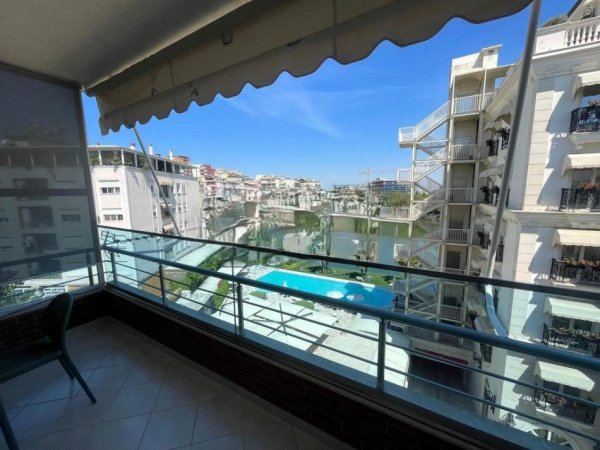 Tirane, jepet me qera apartament 3+1 Kati 4, 130 m² 1.200 € (Liqeni i Thatë)