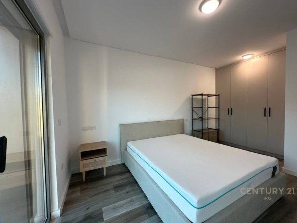 Tirane, jepet me qera Vile 2 Katshe Kati 2, 220 m² 2.500 € (Rezidenca Olive Grove)