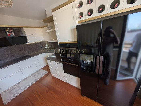 Tirane, shitet apartament 2+1 Kati 5, 145 m² 350.000 € (Kopshti Botanik/Zoologjik)