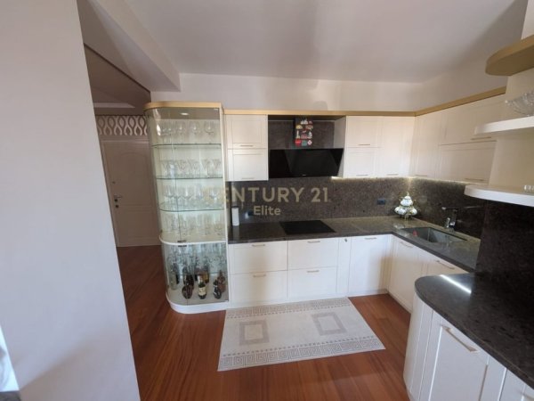 Tirane, shitet apartament 2+1 Kati 5, 145 m² 350.000 € (Kopshti Botanik/Zoologjik)