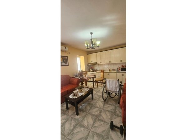 Vlore, shitet apartament 2+1+Ballkon Kati 3, 105.000 € (Rruga Riza Salati)