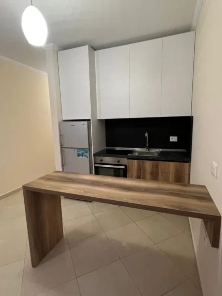 Tirane, jepet me qera apartament 1+1+Ballkon Kati 8, 106 m² 480 € (Astir)
