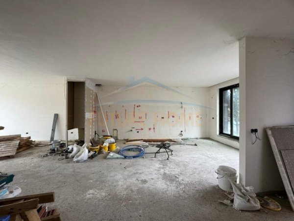 Tirane, shitet Vile 3 Katshe Kati 3, 368 m² 700.000 € (Mjull Bathore)