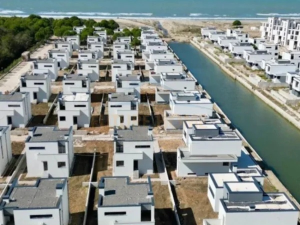 Durres, shitet Vile 2 Katshe Kati 0, 291 m² 800.000 € (Gjiri i Lalzit)