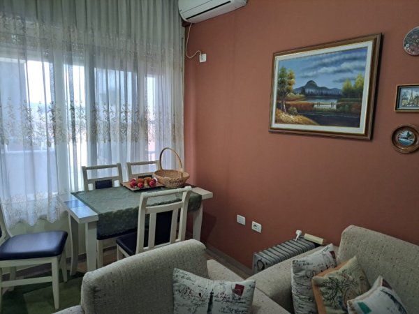 Tirane, shitet apartament 1+1 Kati 3, 55 m² (Rruga Sotir Caci)