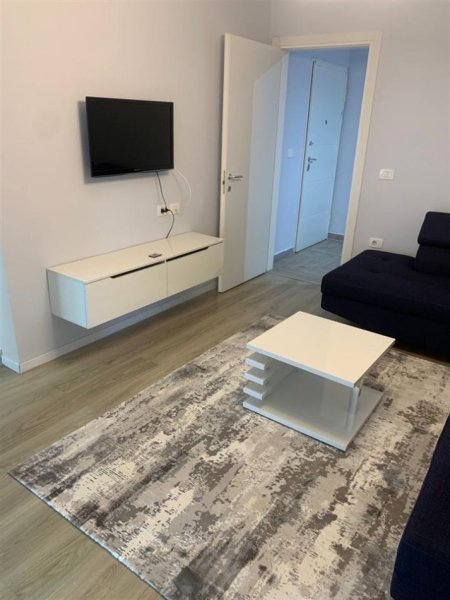 jepet me qera apartament Kati 2, 95 m² 700 € (ISH PARKU AUTOBUSAVE)