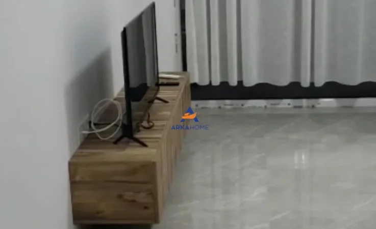 Tirane, jepet me qera 2+1+Ballkon Kati 3, 110 m² 571 € 