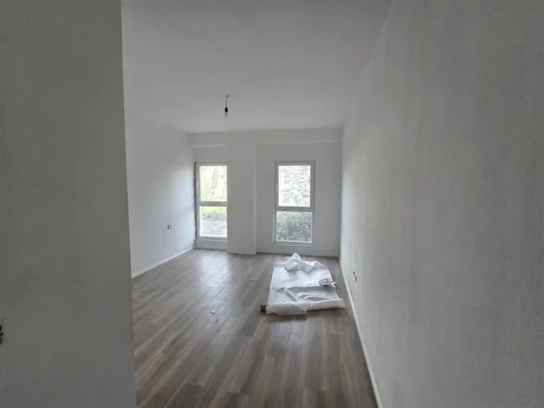 Tirane, shes apartament 2+1 Kati 1, 72 m² 126.000 € (Laprake)