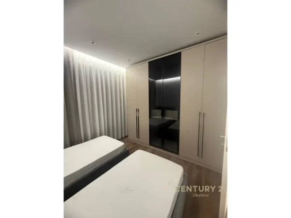 Tirane, jepet me qera apartament 2+1 Kati 4, 93 m² 750 € (Jordan Misja)