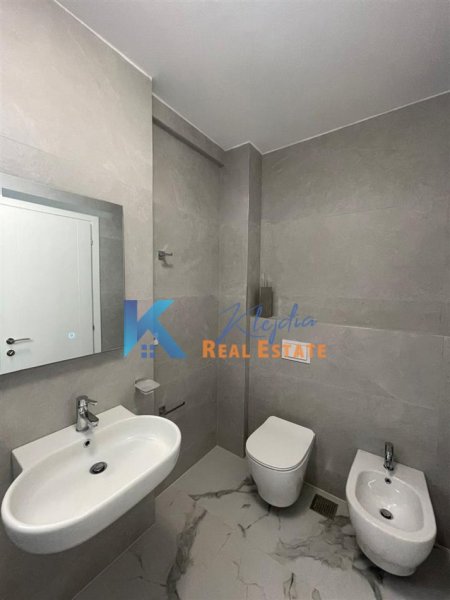 Tirane, jap me qera apartament 2+1+Ballkon Kati 4, 72 m² 700 € (LIQENI I THATE TE KOMPLEKSI &quot;GREEN TERRACE&quot;)