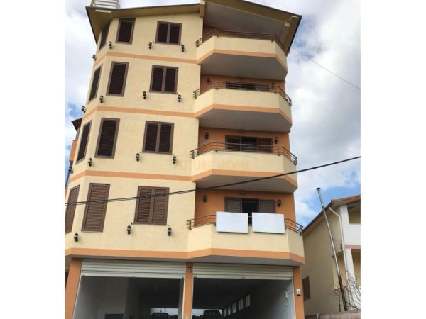 Tirane, jepet me qera apartament 3 Katshe Kati 0, 1.450 m² 12.000 € (Spitali Ushtarak)