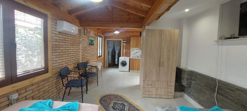 Tirane, jepet me qera garsonier 1+1 Kati 0, 35 m² 350 € (Shkolla Bashkuar)